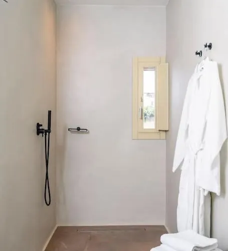 Casa Del Lupo Πλατύς Γιαλός